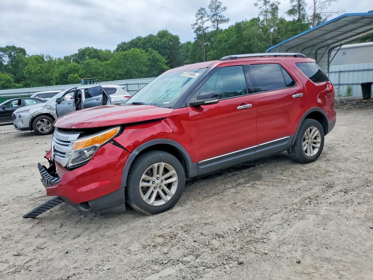 Salvage Ford Explorer Image