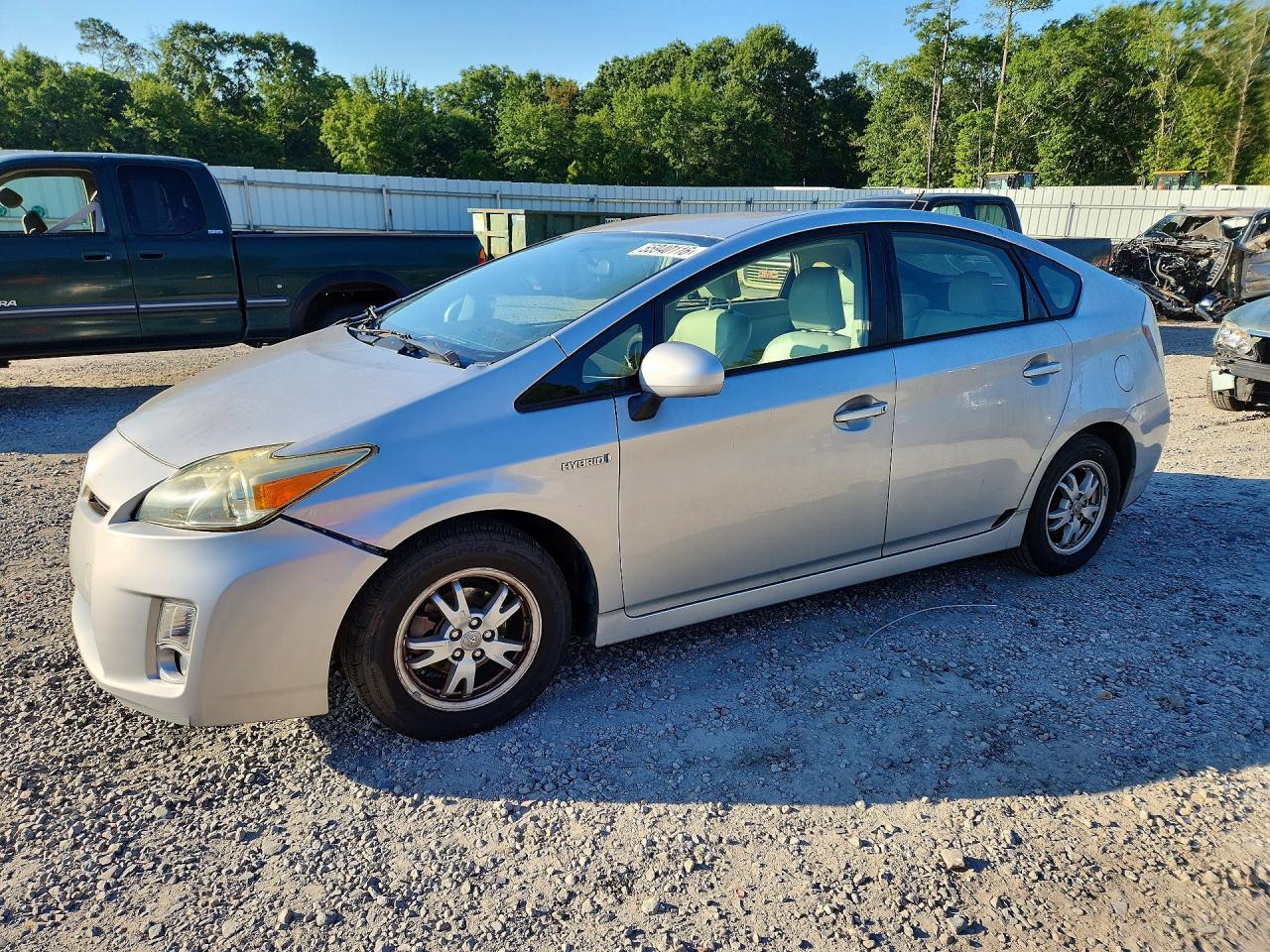 Salvage Toyota Prius Image
