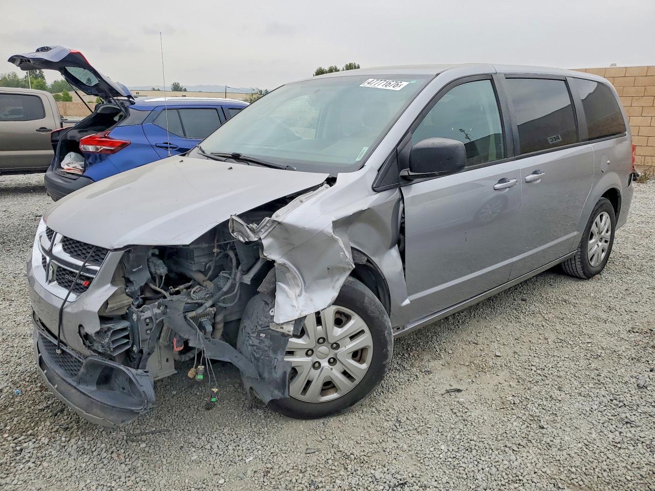 Salvage Dodge Caravan Image
