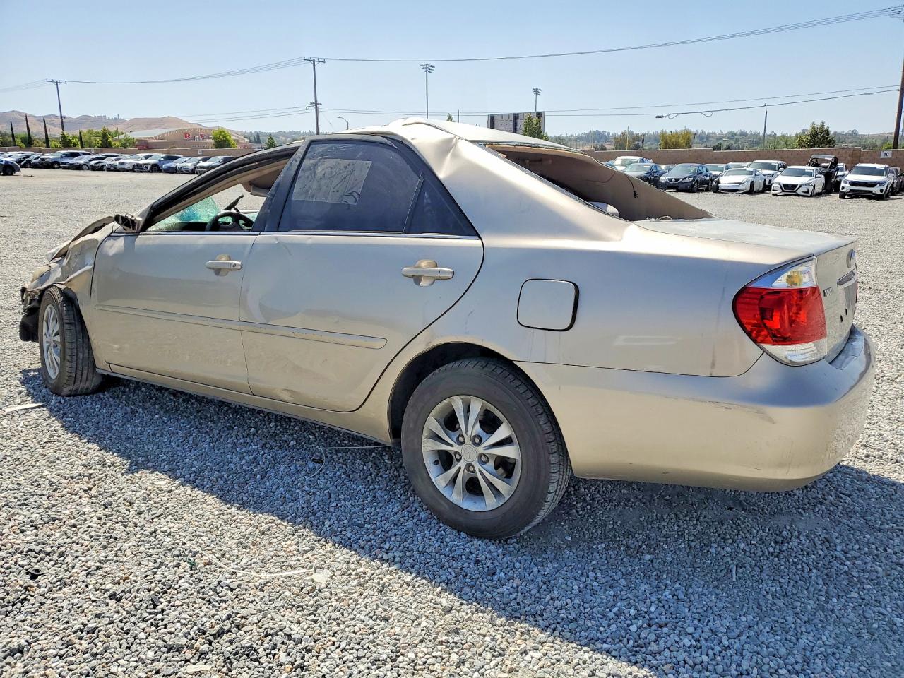 Toyota Camry Le V6