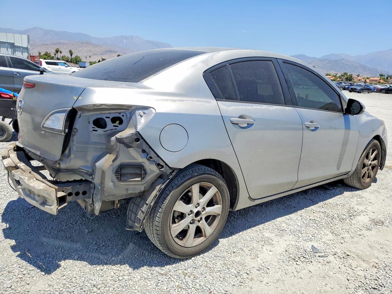 Mazda 3 I