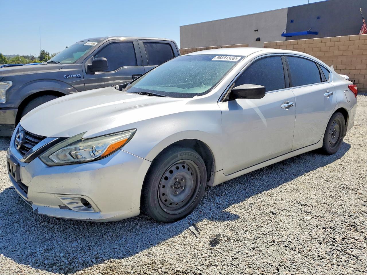 Salvage Nissan Altima Image