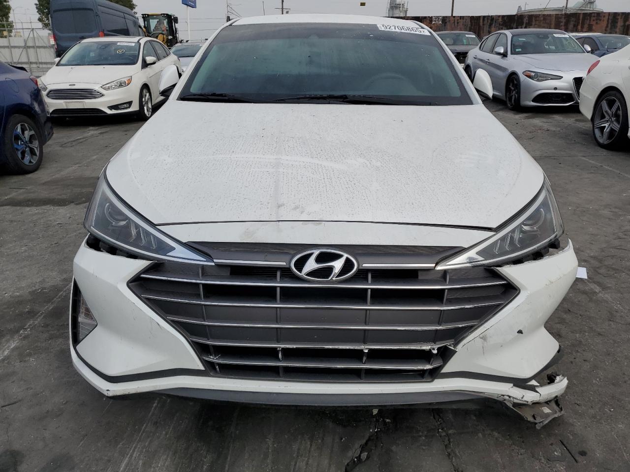 Hyundai ELANTRA Sel