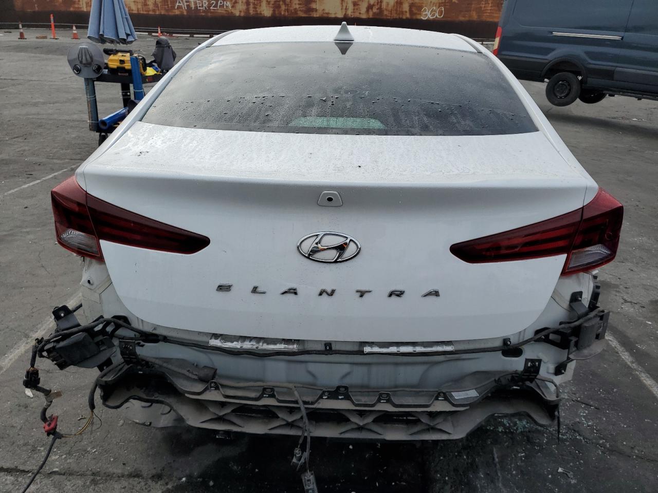 Hyundai ELANTRA Sel