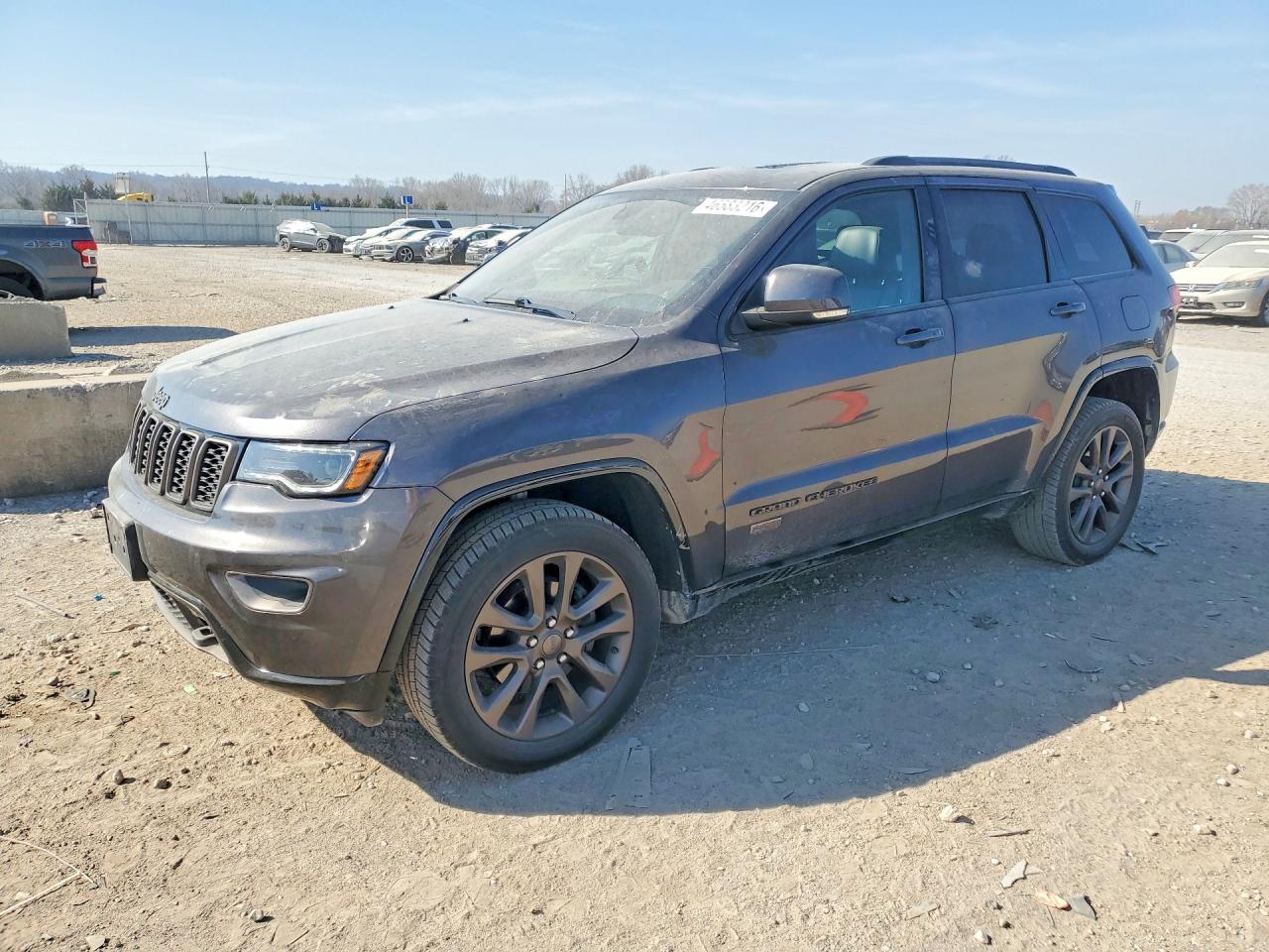 Salvage Jeep Cherokee Image