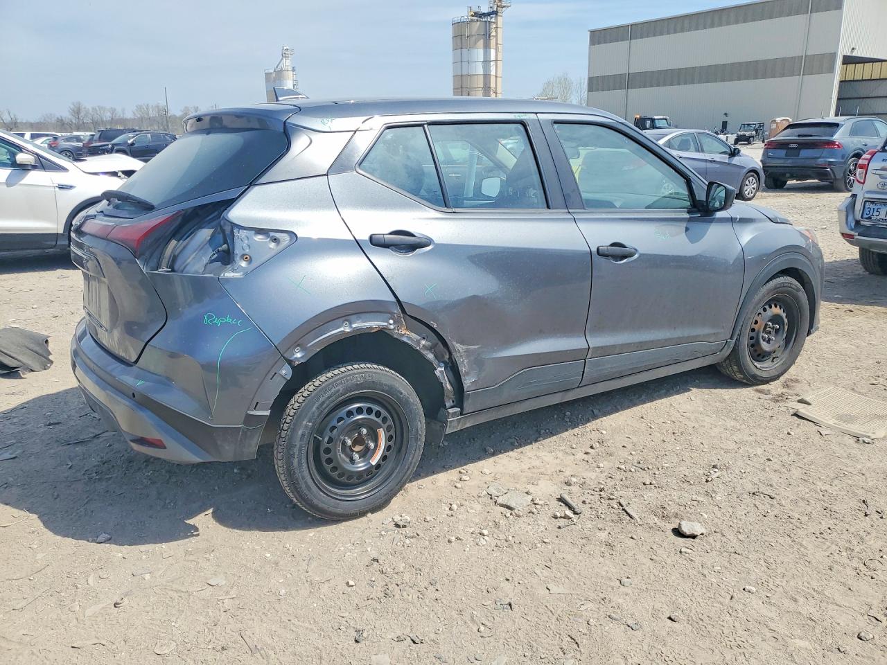 Nissan Kicks S
