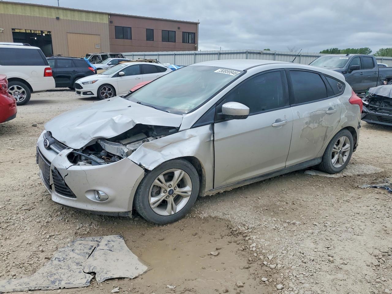 Salvage Ford Focus Image