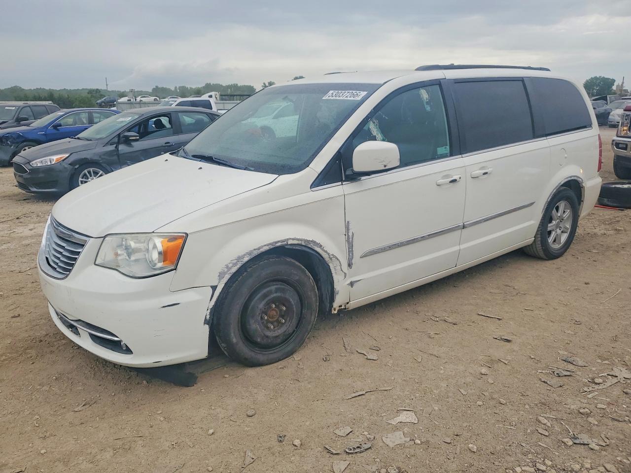 Salvage Chrysler Minivan Image