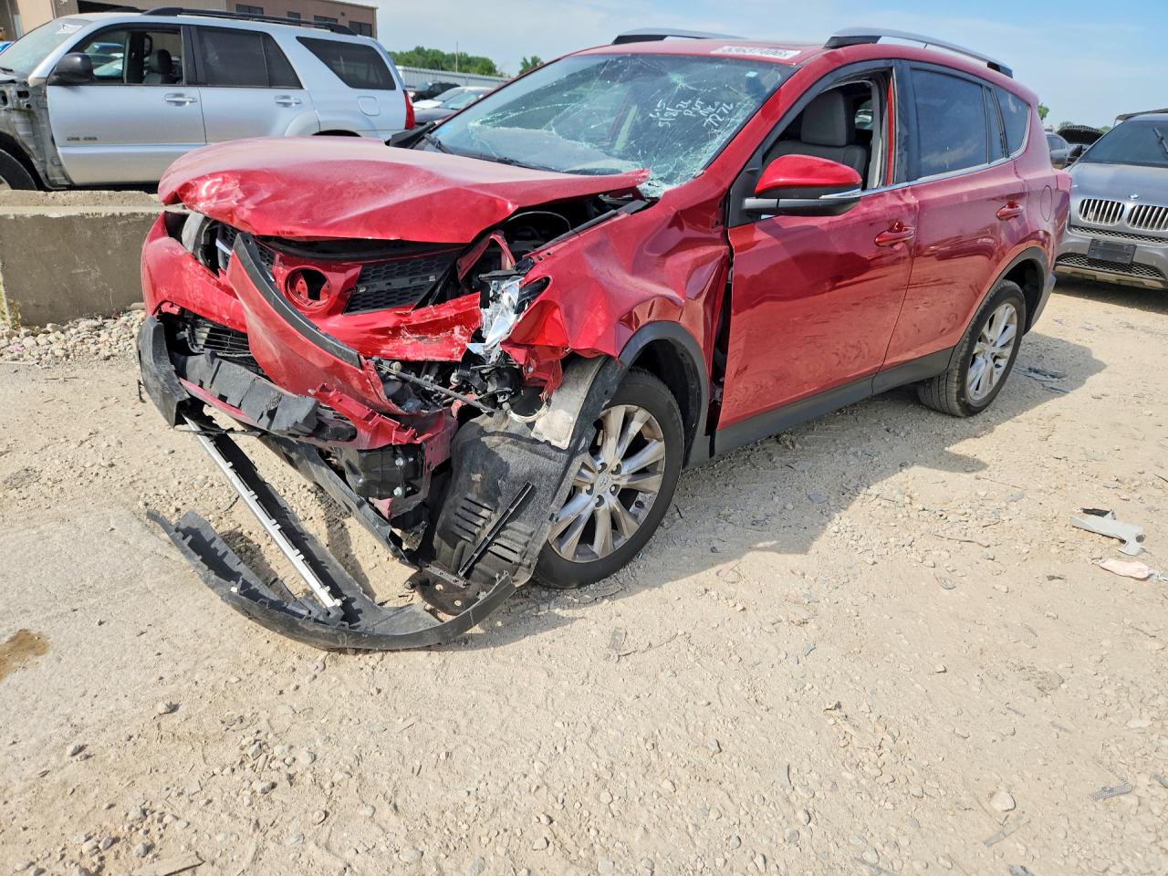 Salvage Toyota RAV4 Image