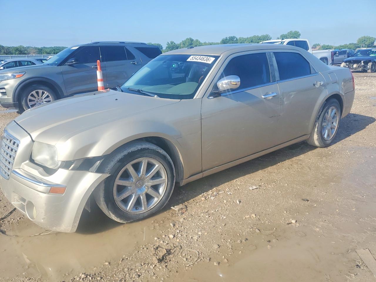 Salvage Chrysler 300 Image