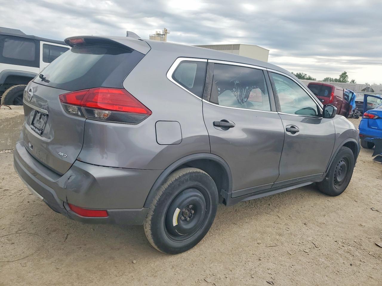 Nissan Rogue S