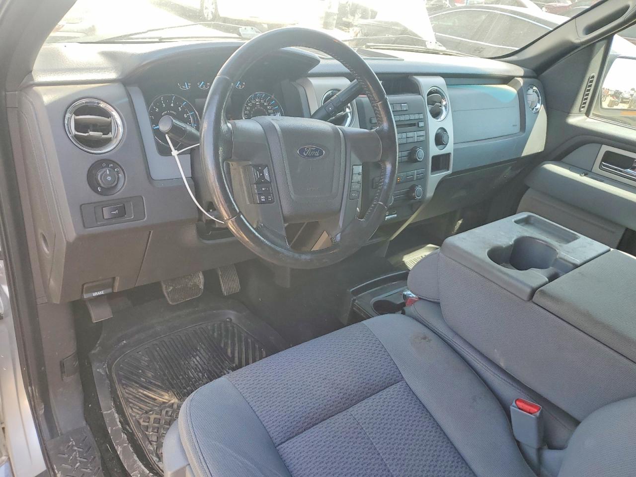 Ford F-150 Super Cab