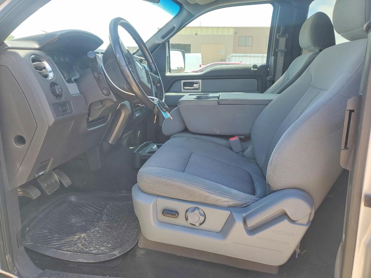 Ford F-150 Super Cab