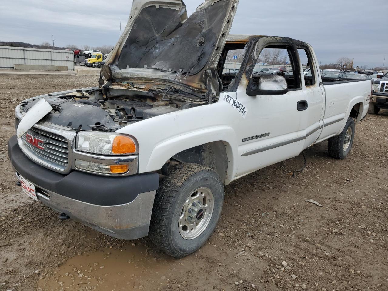Salvage GMC Sierra Image