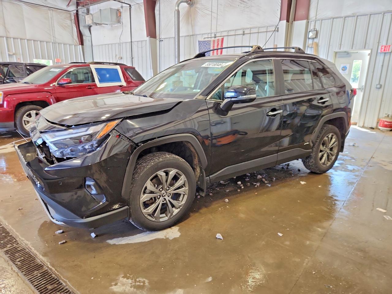 Salvage Toyota RAV4 Image