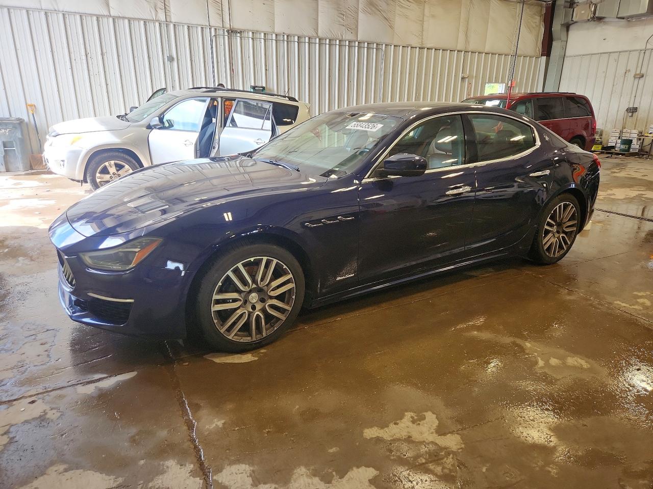 Salvage Maserati Ghibli Image