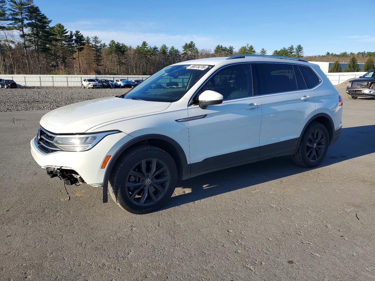 Salvage Volkswagen Tiguan Image