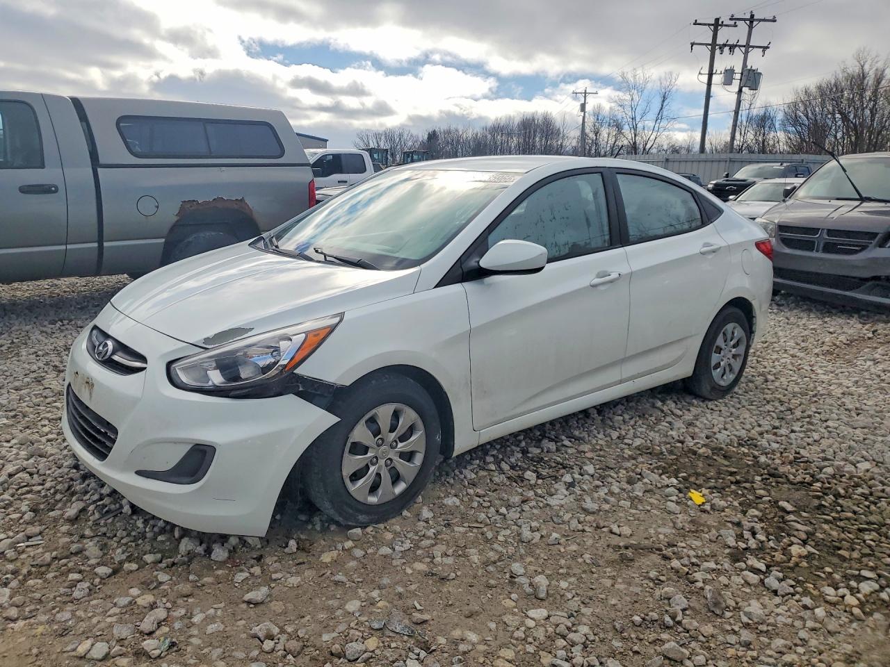 Salvage Hyundai ACCENT Image
