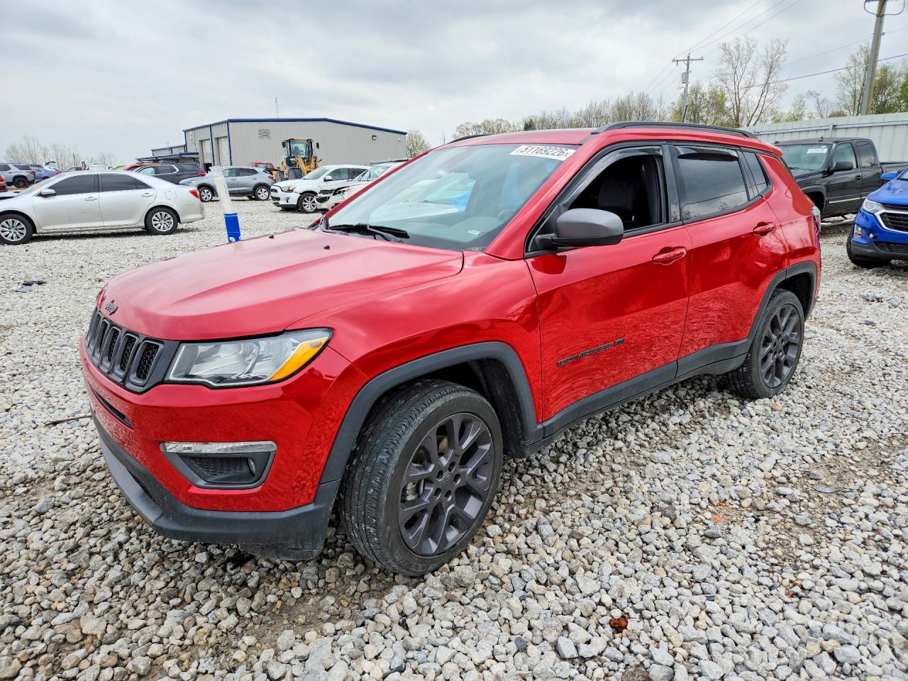 Salvage Jeep Compass Image
