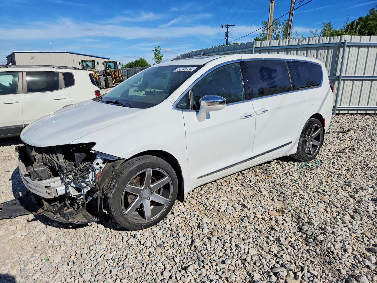 Salvage Chrysler Pacifica Image
