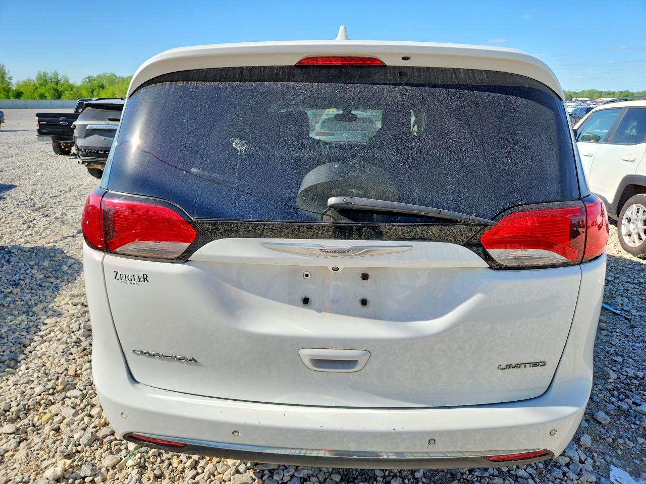 Chrysler Pacifica Limited