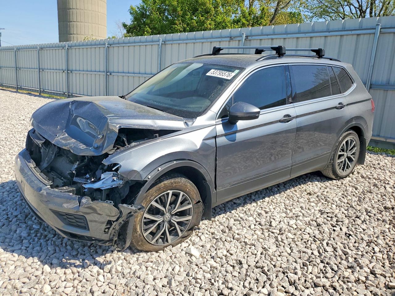 Salvage Volkswagen Tiguan Image