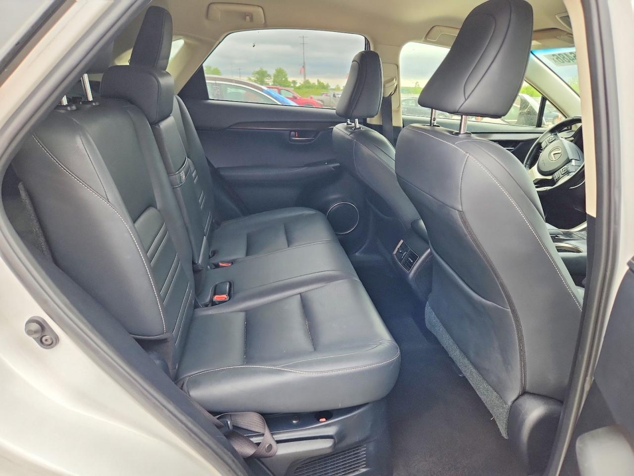 Lexus NX Base