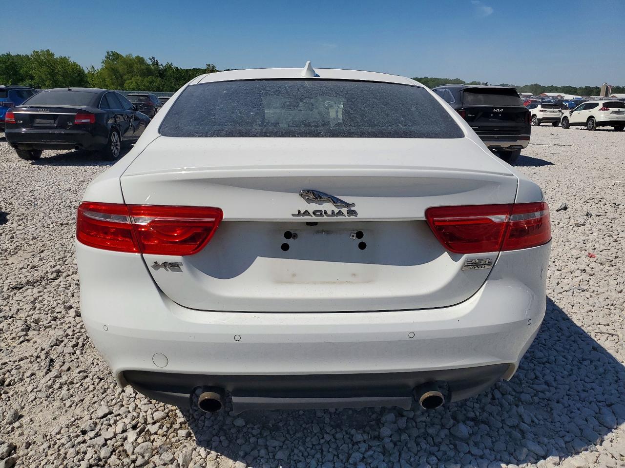Jaguar XE R - Sport