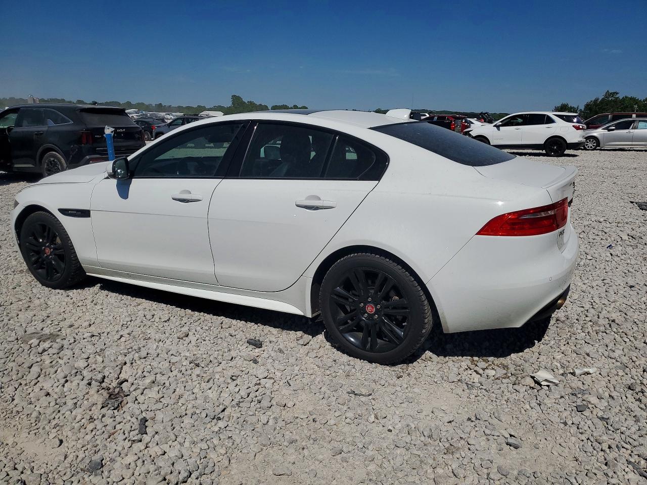 Jaguar XE R - Sport