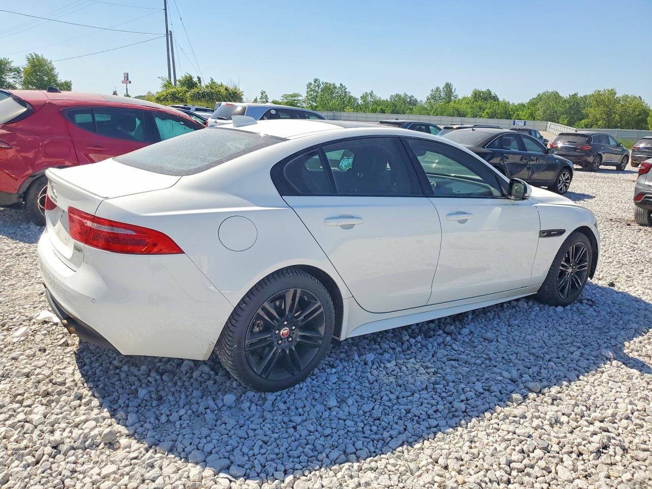 Jaguar XE R - Sport