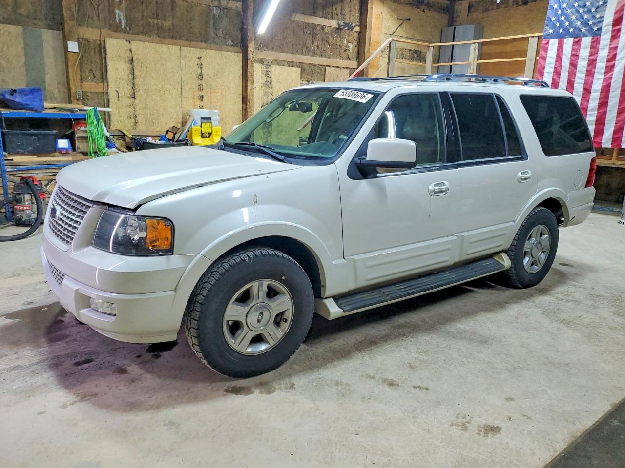 Salvage Ford Expedition Image