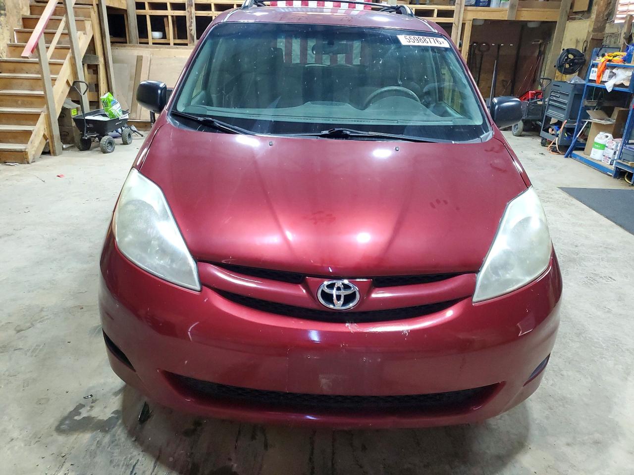 Toyota Sienna Le 8-passenger