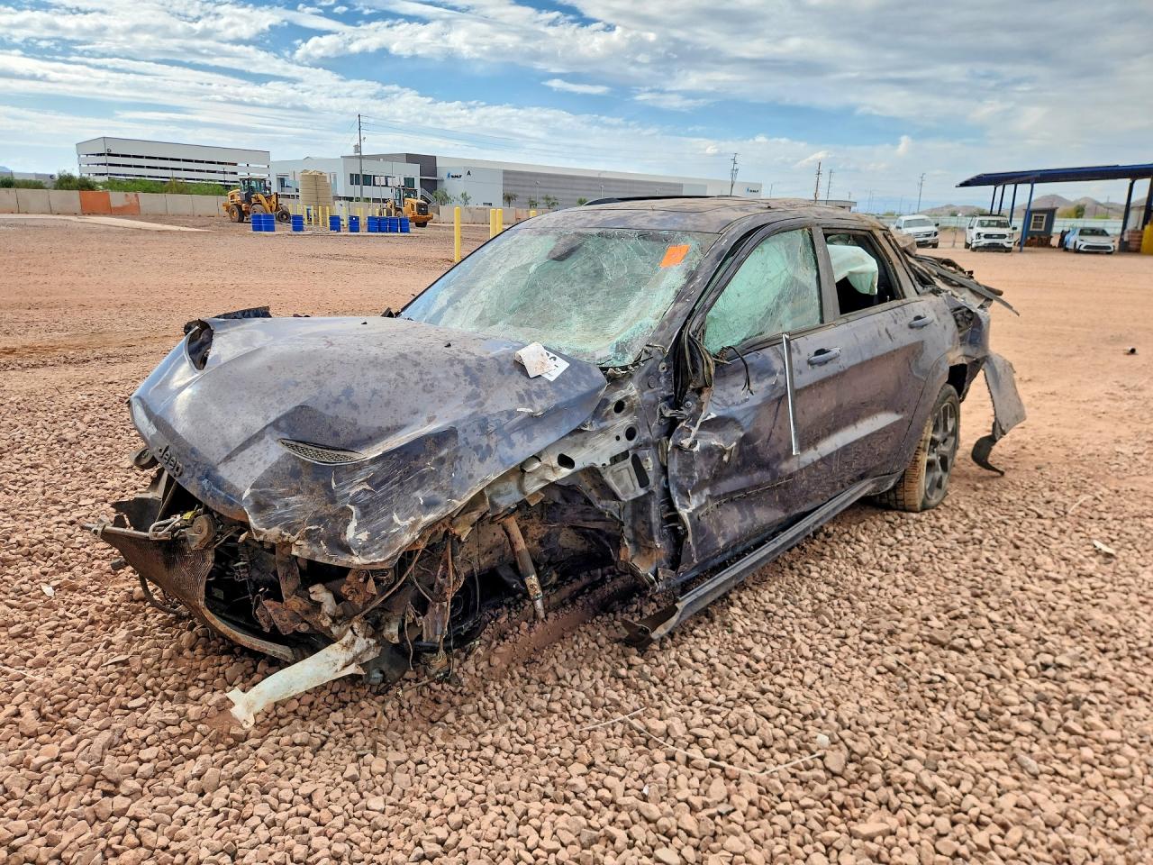 Salvage Jeep Cherokee Image