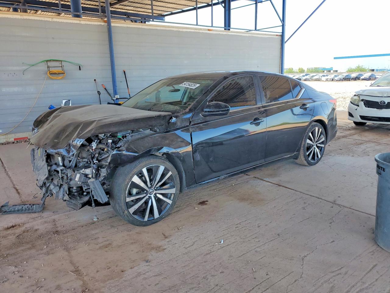 Salvage Nissan Altima Image