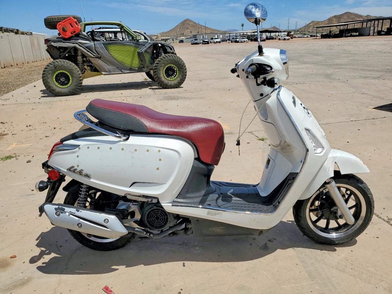Salvage Kymco Usa Inc Scooter Image