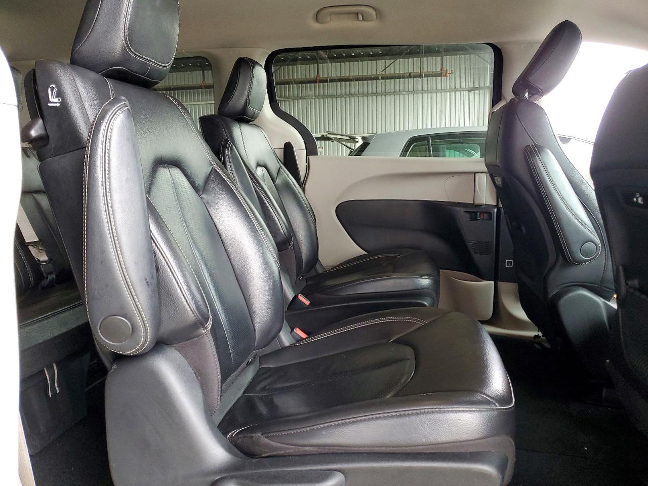 Chrysler Pacifica Hybrid Touring L