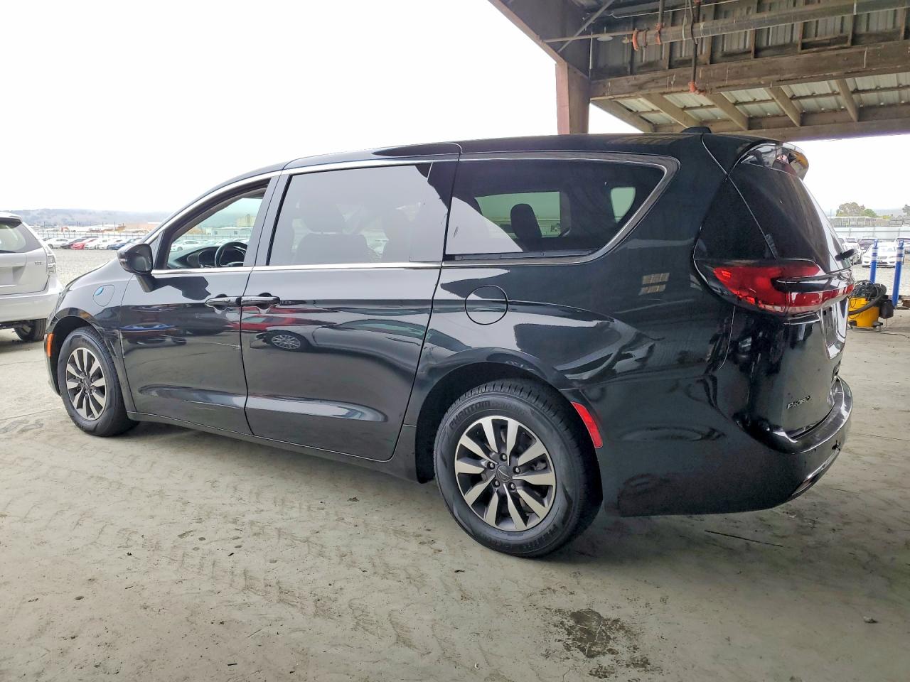Chrysler Pacifica Hybrid Touring L