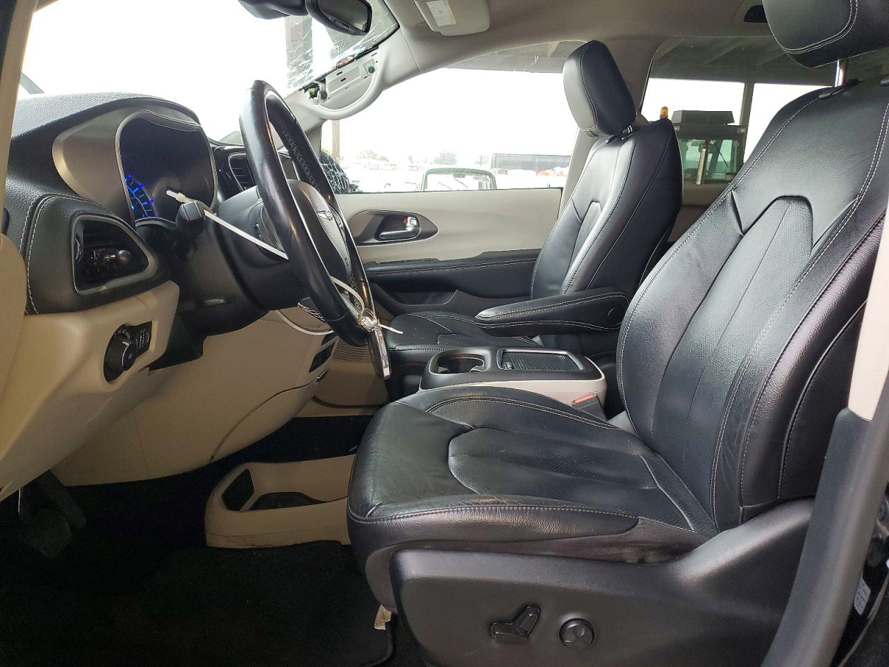 Chrysler Pacifica Hybrid Touring L