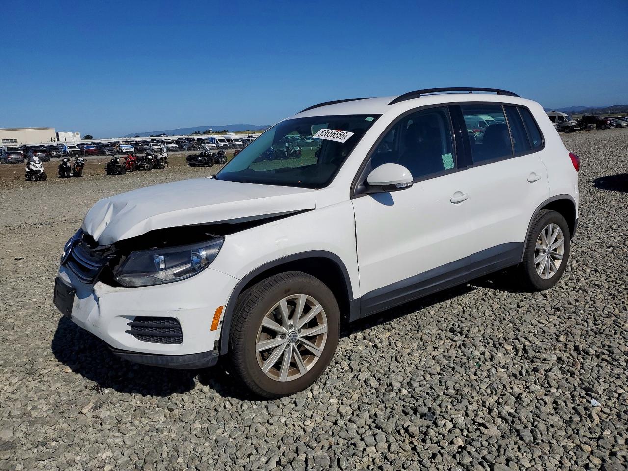 Salvage Volkswagen Tiguan Image
