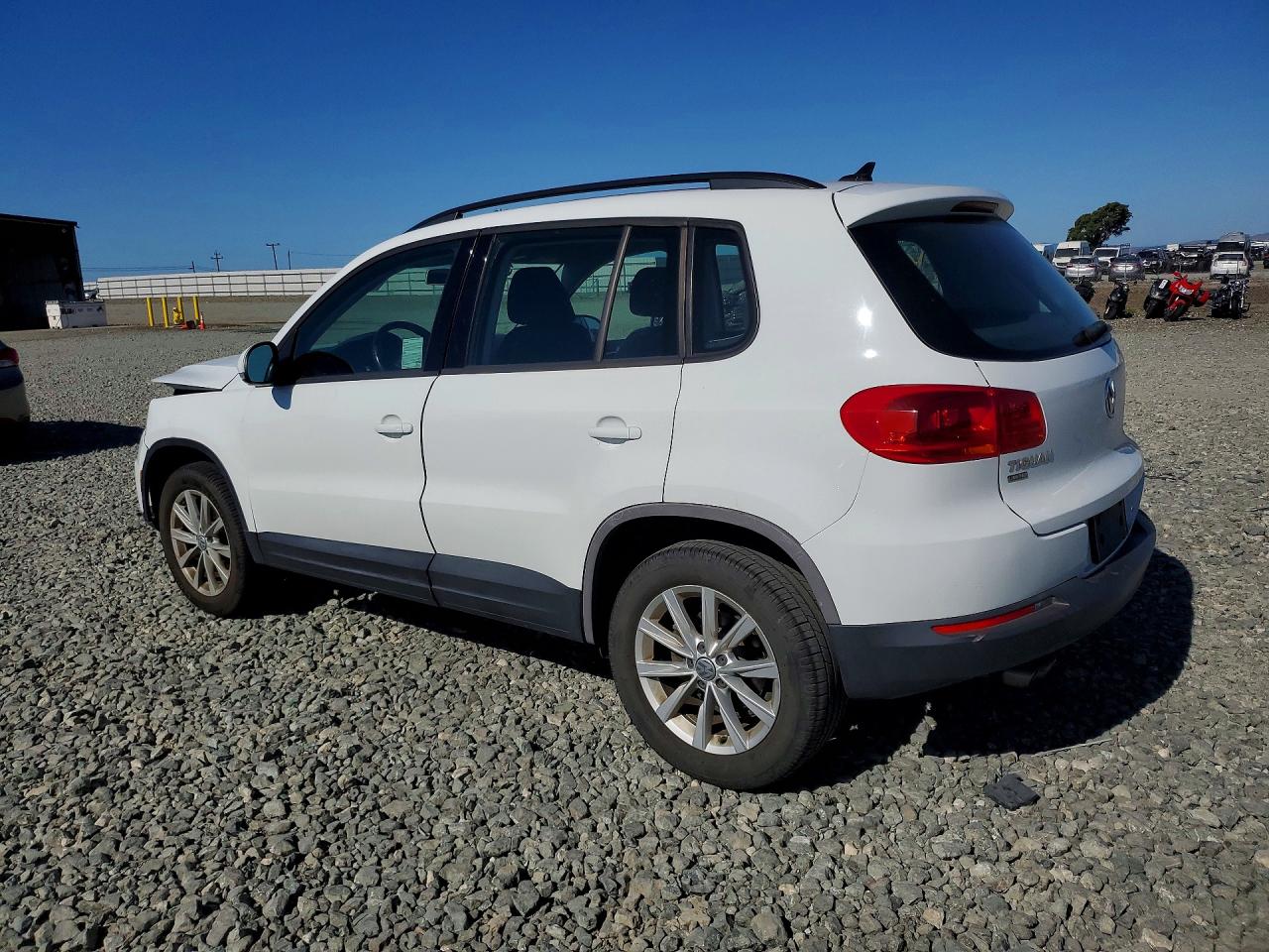 Volkswagen Tiguan S