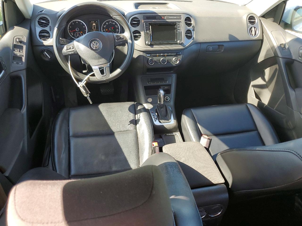 Volkswagen Tiguan S