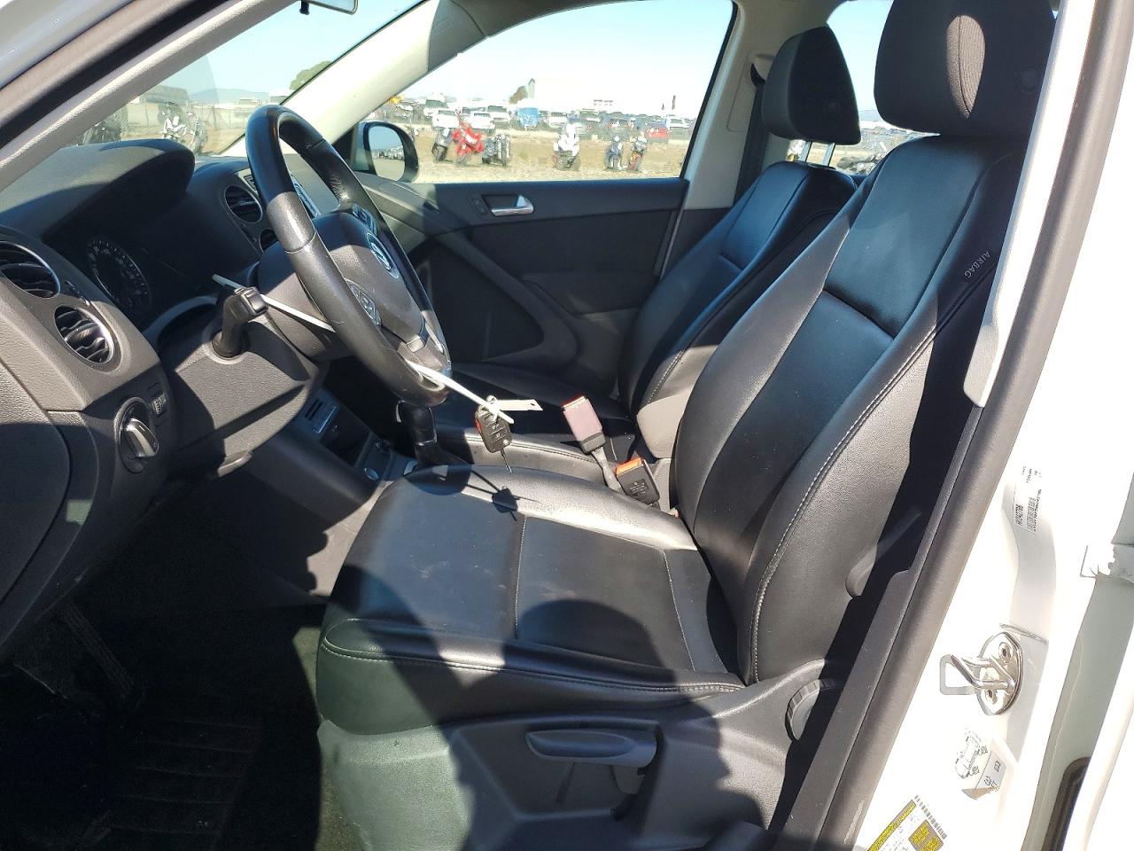 Volkswagen Tiguan S