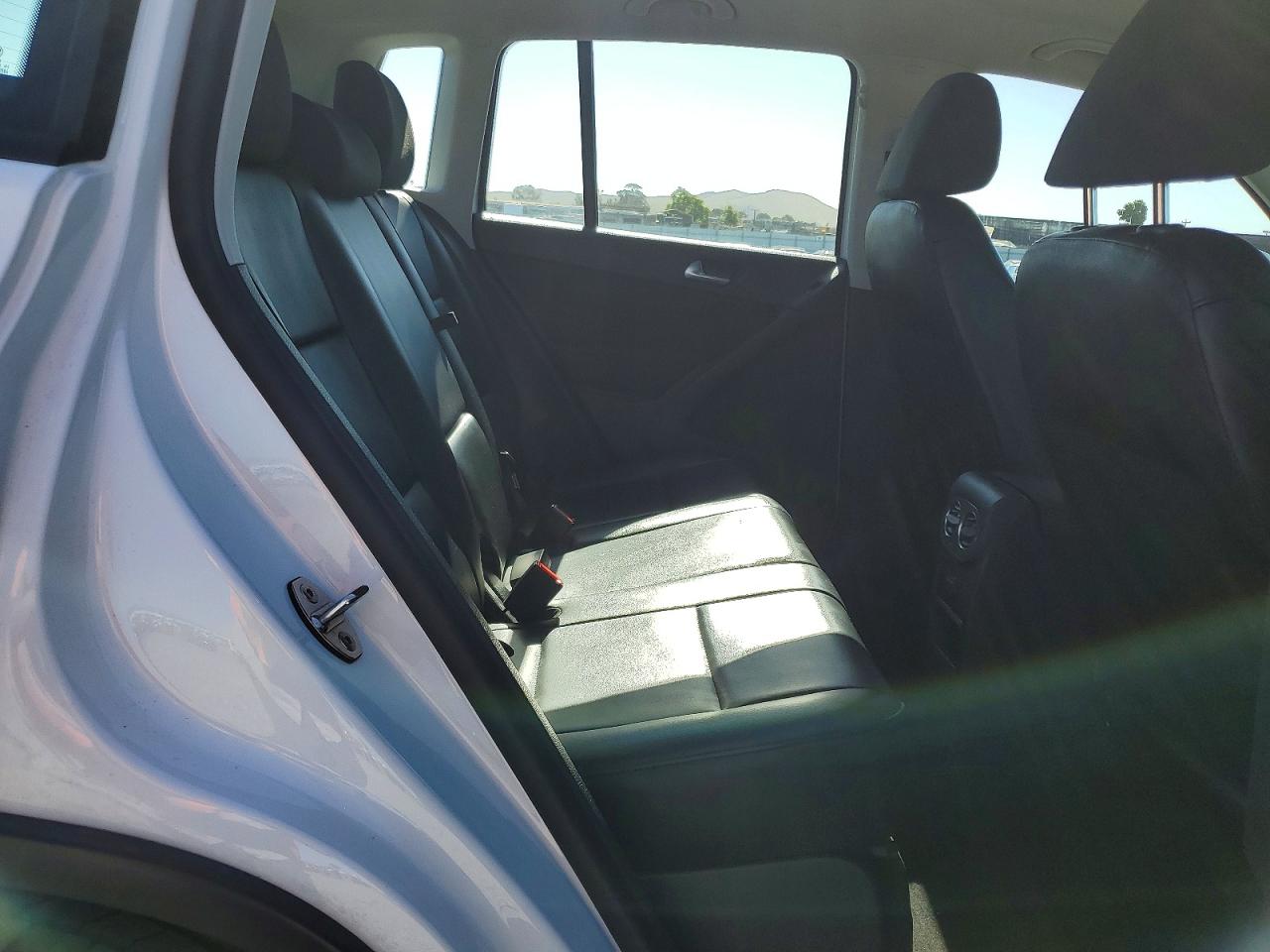 Volkswagen Tiguan S