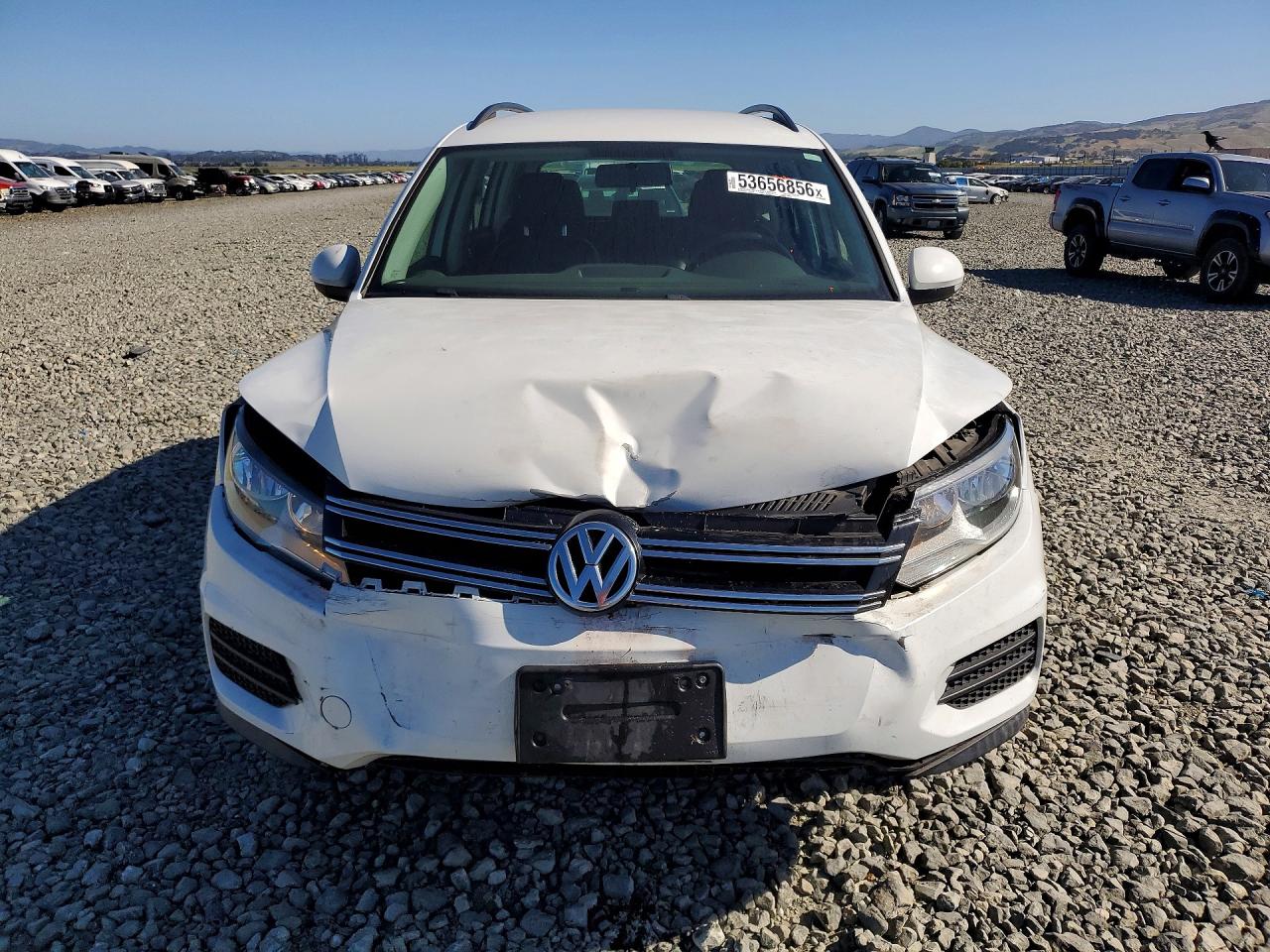 Volkswagen Tiguan S