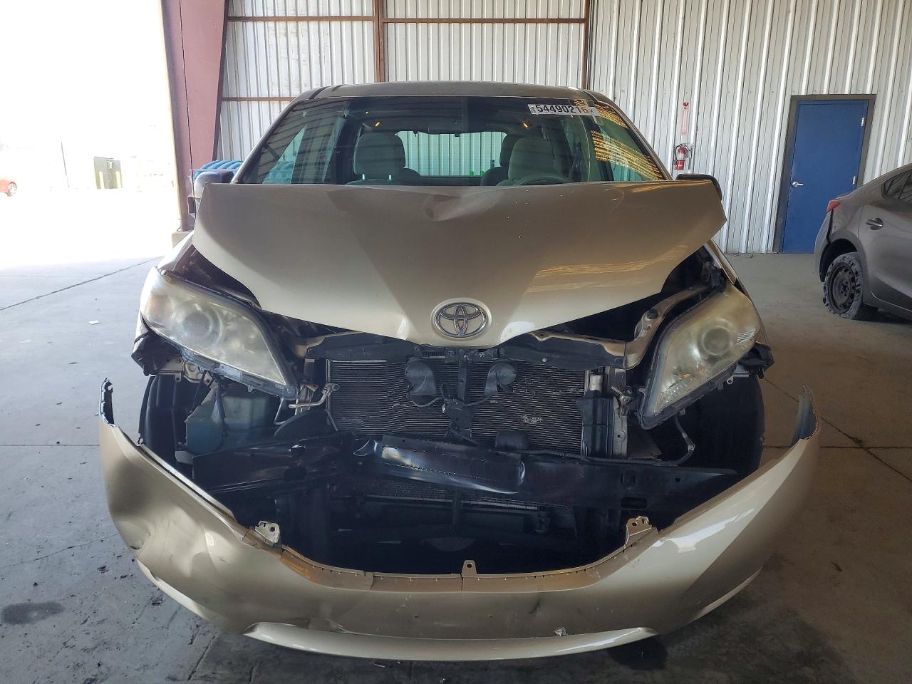 Toyota Sienna L 7-passenger