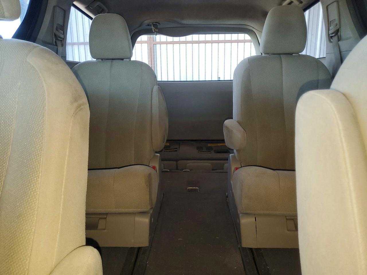 Toyota Sienna L 7-passenger