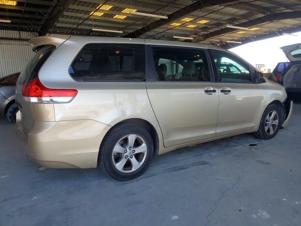 Toyota Sienna L 7-passenger
