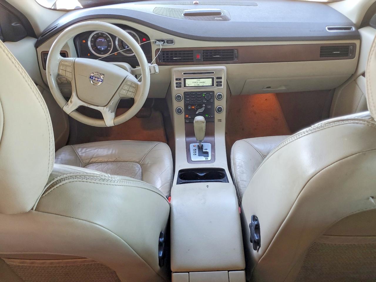 Volvo XC70 3.2