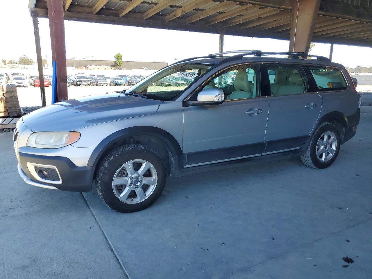 Salvage Volvo XC70 Image