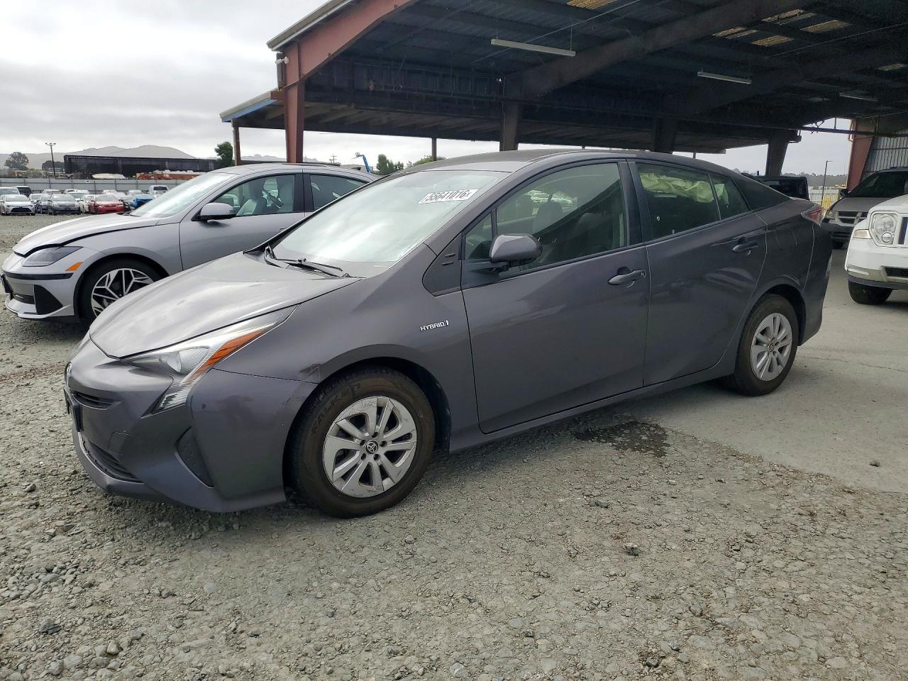 Salvage Toyota Prius Image